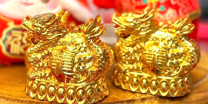 Golden Dragon Candy Box Decoration